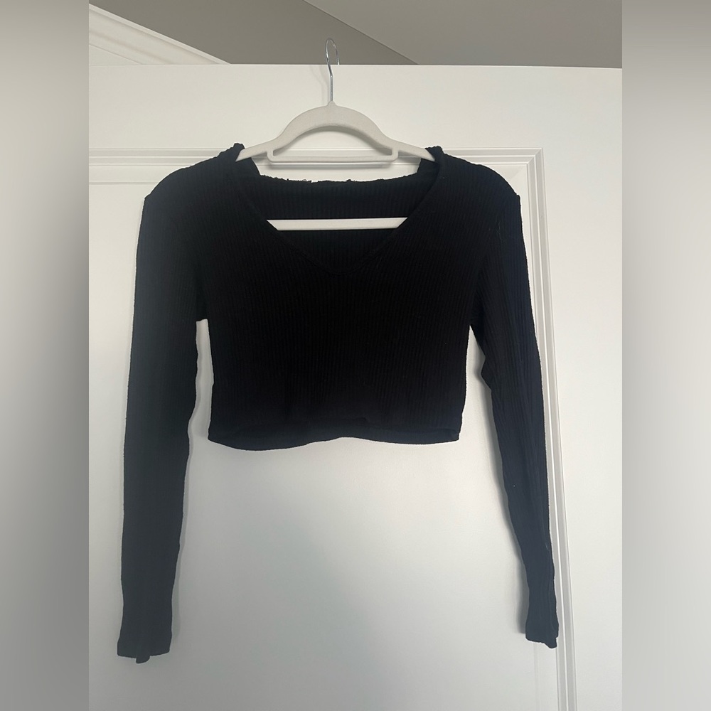 Fashion Nova Women's Black Ribbed V-Neck Long Sleeve Crop Top Size M